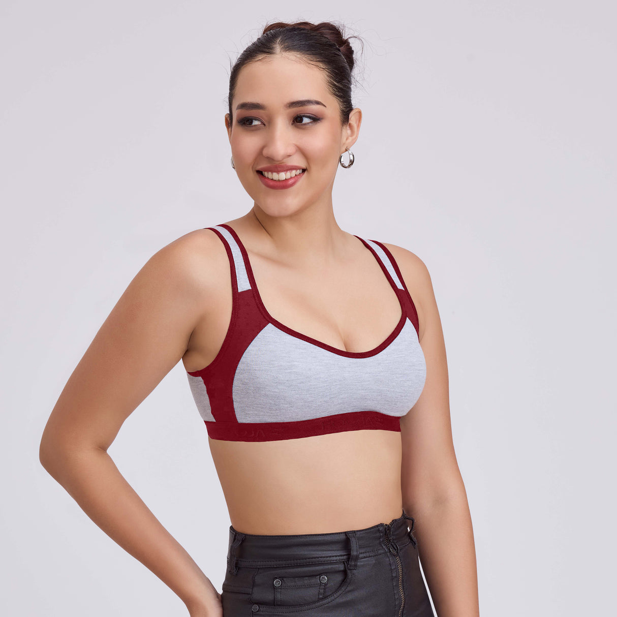Comfortable Sports Bra for Women–Perfect for Low to Medium Impact Workouts SQ1020