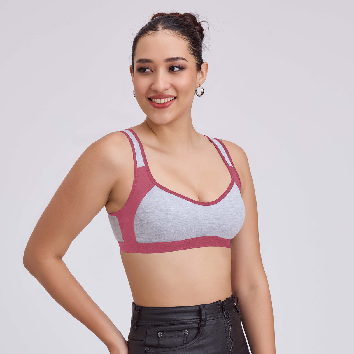 Comfortable Sports Bra for Women–Perfect for Low to Medium Impact Workouts SQ1020