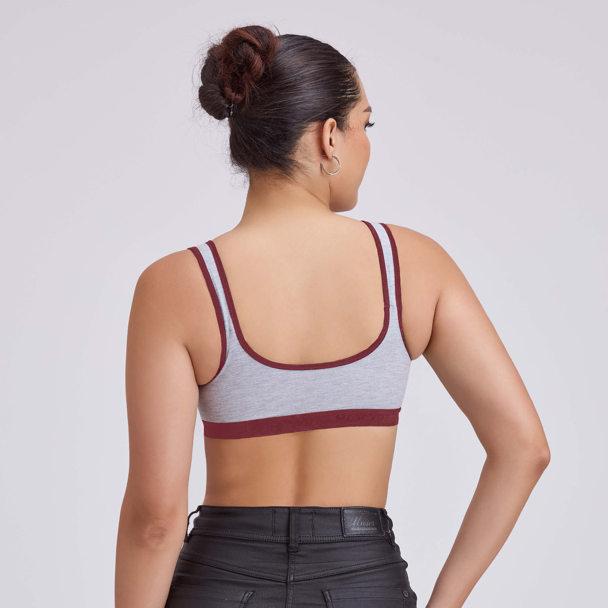 Comfortable Sports Bra for Women–Perfect for Low to Medium Impact Workouts SQ1020
